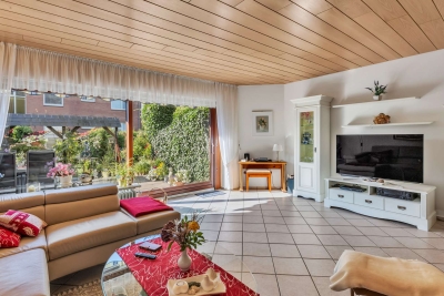 Ein Haus voller Möglichkeiten – gepflegtes Haus mit 184 m² Wohn-Nutzfläche, 23858 Reinfeld, Reihenmittelhaus